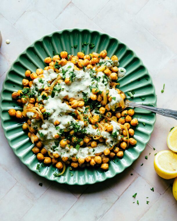Ρεβύθια ψητά, με σάλτσα ταχίνι
