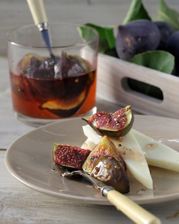 Ψητά σύκα σε σιρόπι ούζου