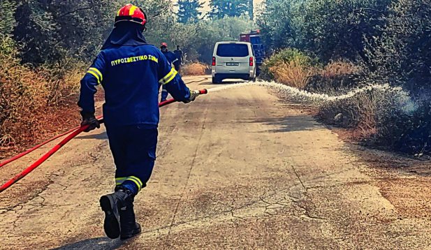 Ηλεία: Οριοθετήθηκε η πυρκαγιά στο Γούμερο