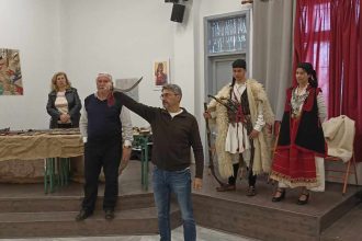 Φορεσιές και άρματα από την Ελληνική Επανάσταση - Παρουσίαση στο Γυμνάσιο Σαραβαλίου (ΦΩΤΟ)