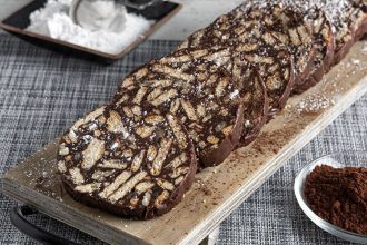 Κορμός σοκολάτας με ζαχαρούχο γάλα