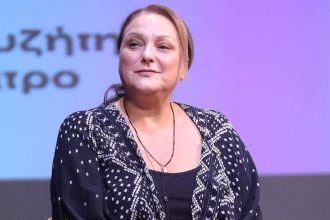 Ρένια Λουιζίδου: Σχεδόν όλες οι γυναίκες μετά τα 45 στην τηλεοπτική μυθοπλασία είναι «κακούργες» και «δολοπλόκες»