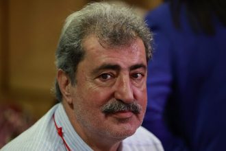 Πολάκης τρολάρει το νέο κόμμα: «Αν το πείτε Νέα Αριστερά, θα φύγει ο Μπίστης»