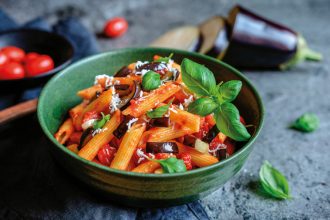 Ριγκατόνι με μελιτζάνα και γλυκιά πάπρικα