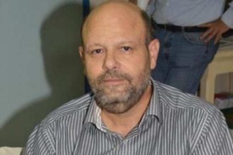 Ο Αντιδήμαρχος απάντησε ως να συνελήφθη με τη γίδα στην πλάτη