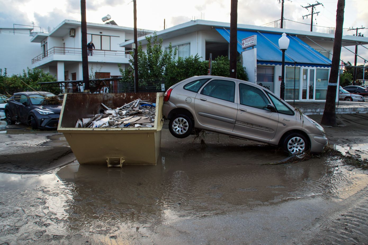 Αίτημα η Ρόδος να κηρυχθεί σε κατάσταση εκτάκτου ανάγκης: Πάνω από 300 χιλιοστά βροχής – Δέχτηκε το 75% του νερού που έπεσε στη Βαλένθια