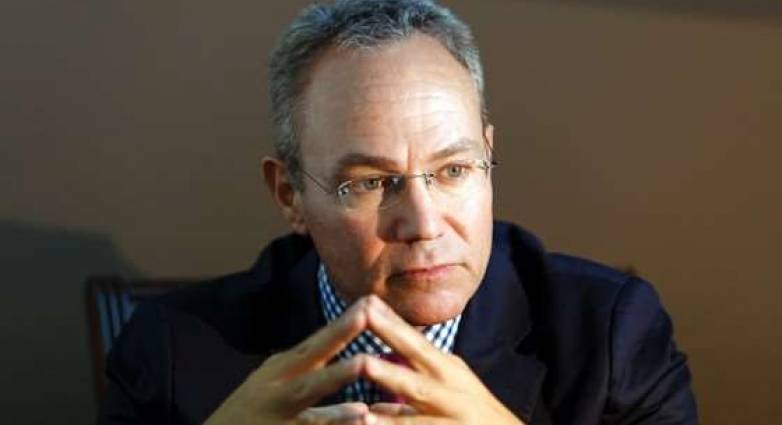 Θα μπορούσε ο Βασίλης Καρράς να ήταν πολιτικός;