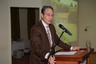 Καταδικαστική η διαχείριση των κόκκινων επιχειρηματικών δανείων από τις τράπεζες