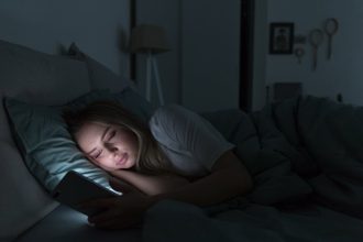 Αϋπνία: Πετάγεστε κάθε βράδυ;