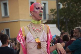 O μεγαλύτερος εχθρός των gay ίσως και να είναι οι καρικατούρες