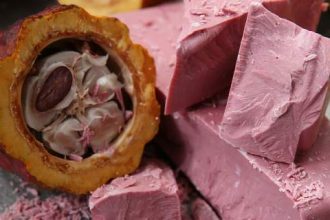 «Ruby»: Αυτός είναι ο νέος τύπος σοκολάτας -Ροζ, φρουτώδης με κρεμώδη υφή