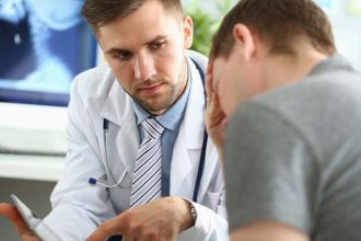 Καρκίνος: Γιατί πλήττει περισσότερο τους άνδρες;