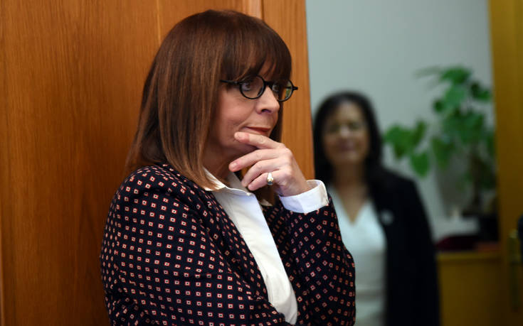 Η συγκλονιστική ανάρτηση Σακελλαροπούλου για τον ομογενή εύζωνα Ανδρέα Χολέβα