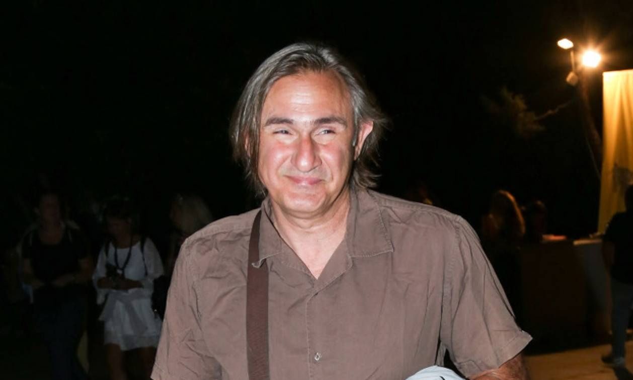 Άκης Σακελλαρίου: Εξιτήριο μετά την επέμβαση για τον ηθοποιό - Τα πρώτα του λόγια