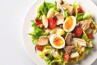 Τρεις ιδέες για εύκολες και νόστιμες καλοκαιρινές σαλάτες