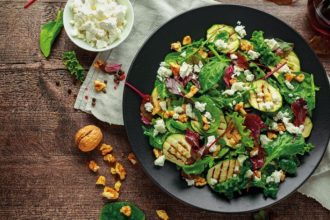 Σαλάτα με κολοκυθάκια