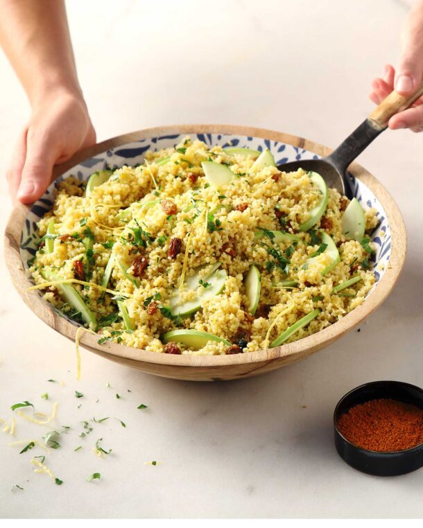 Σαλάτα με κουσκούς και σταφίδες