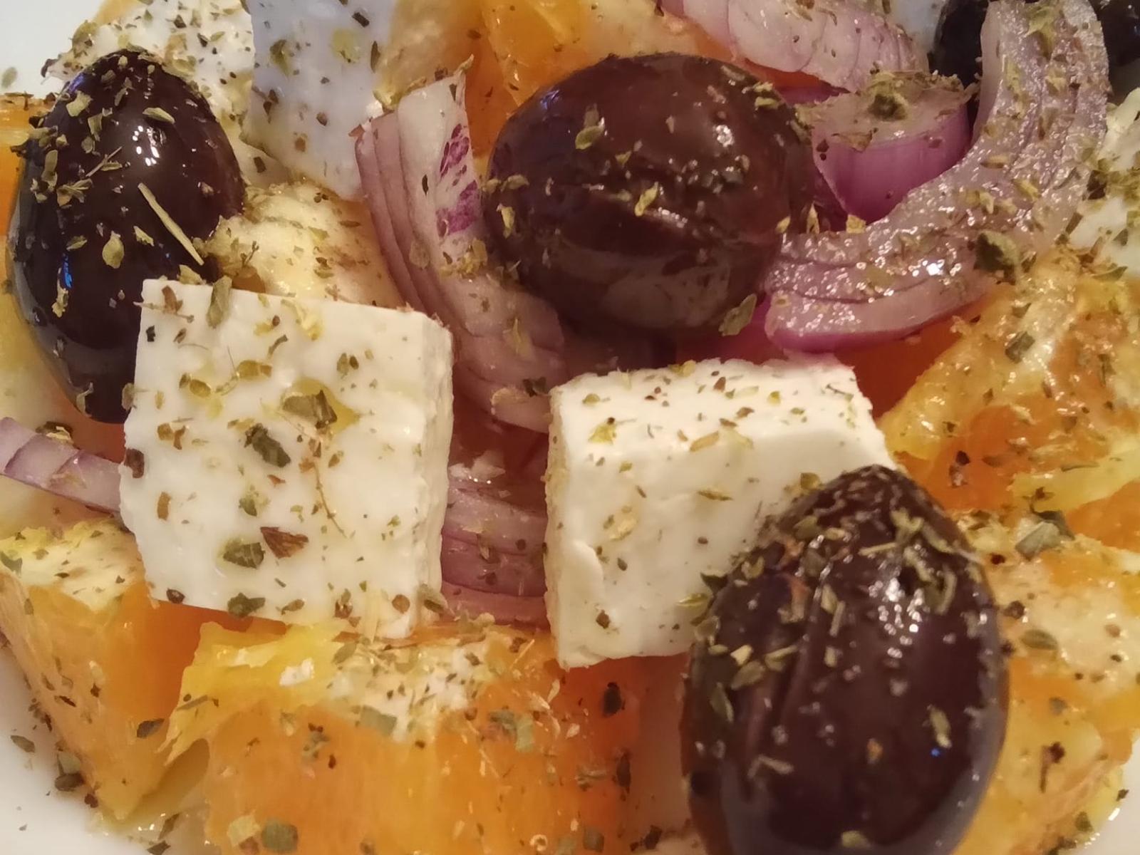 Σαλάτα με πορτοκάλι και φέτα