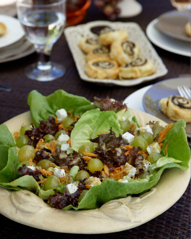 Σαλάτα με σταφύλι Μοσχάτο και φέτα
