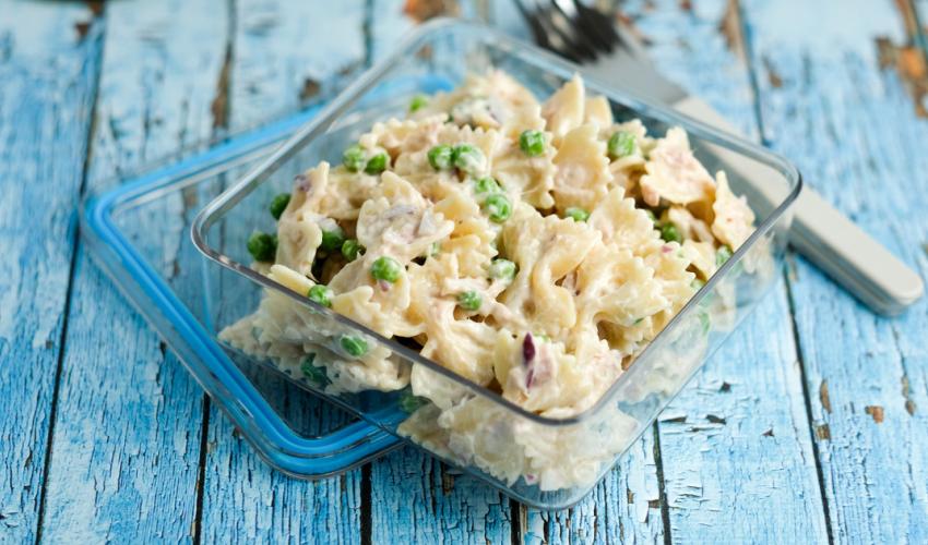 Σαλάτα με ζυμαρικά, τόνο και αρακά