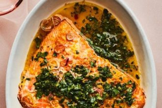 Σολωμός φούρνου με σάλτσα λεμονιού και πορτοκαλιού