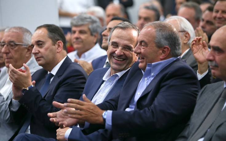 Η ατάκα Καραμανλή στον Σαμαρά την ώρα που μιλούσε ο Μητσοτάκης - ΒΙΝΤΕΟ