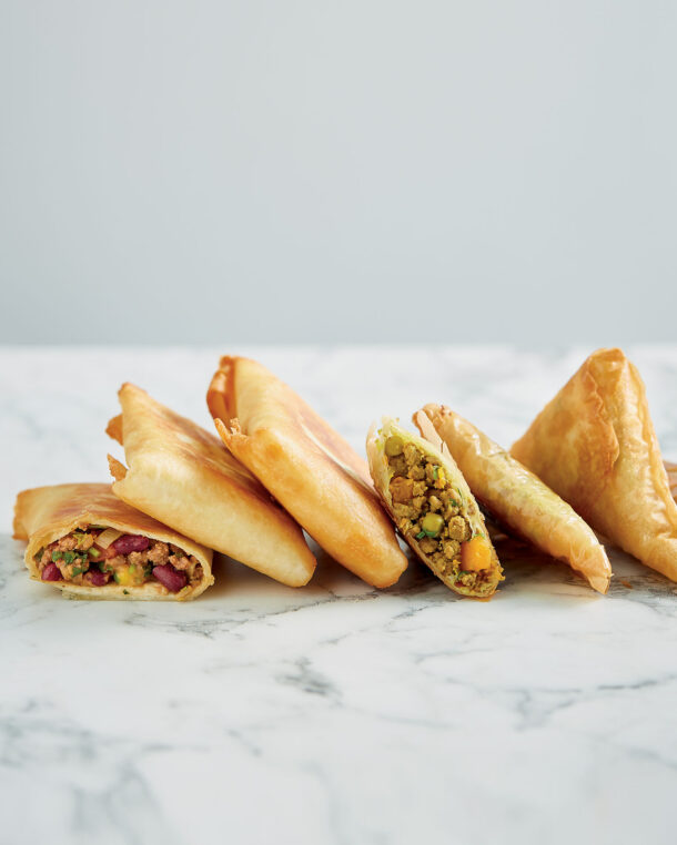 Σαμόσας με κολοκύθα, αρακά και πιπερόριζα