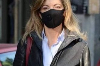 Ή στραβός είναι ο γιαλός...