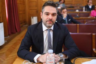 ΣΥΡΙΖΑ: Φεύγει(;) και ο Γιάννης Σαρακιώτης