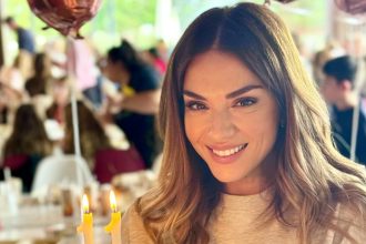 Γιάννης Τσιμιτσέλης – Βάσω Λασκαράκη: Γιόρτασαν μαζί τα γενέθλια της κόρης τους