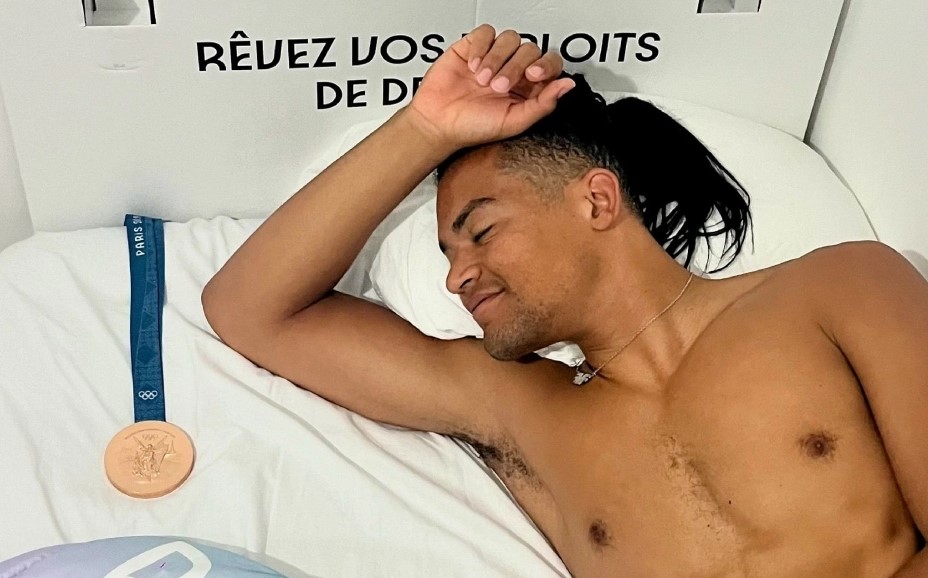 Αγκαλιά με το μετάλλιο κοιμήθηκε ο Manolo – «Καλημέρα μωρό μου»