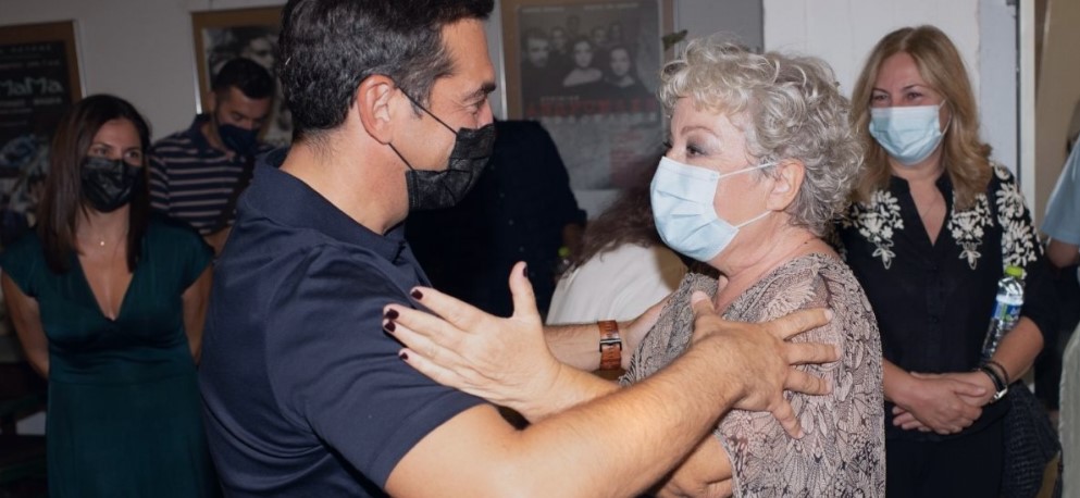 Βραδινή έξοδος για τον Αλέξη Τσίπρα και τη συζυγό του - Πήγαν στη μουσική παράσταση Τσανακλίδου -Νικολακοπούλου