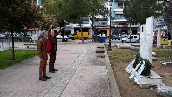 Η "Ωρα Πατρών" κατέθεσε στεφάνι στη μνήμη του Μανώλη Γλέζου