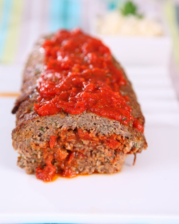 Σουτζουκάκια σε ρολό με μοσχοκάρυδο