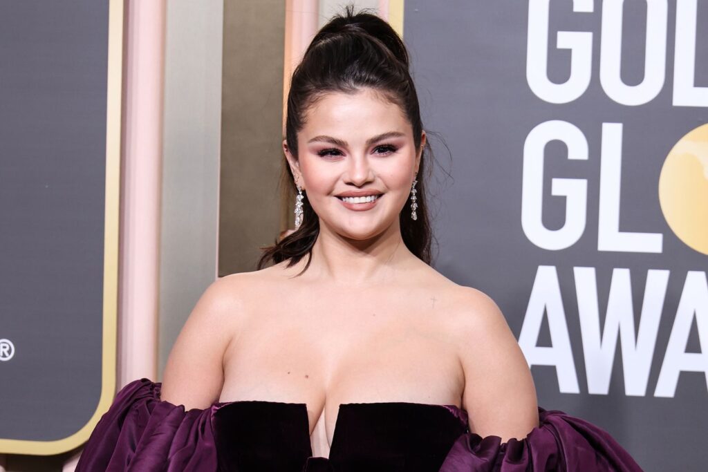 Η Selena Gomez διαβεβαίωσε τους θαυμαστές της πως δεν σταματά το τραγούδι