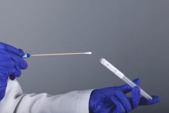 Όλα όσα πρέπει να ξέρετε για τα self tests για τον καρκίνο του παχέος εντέρου