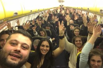 Το όνειρό του... μια selfie σε αεροπλάνο!