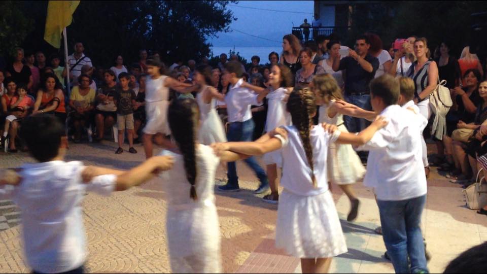 Μάγεψαν οι μαθητές του δημοτικού σχολείου Αλισσού στην εκδήλωση του Συλλόγου «Πείρος»