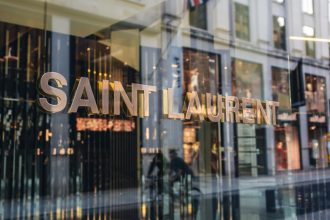 Τέλος στη γούνα βάζει ο γαλλικός οίκος «Saint Laurent»