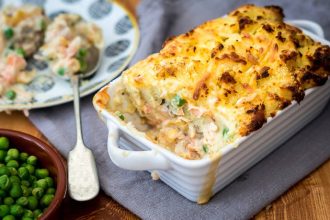 Πίτα ψαριού με πουρέ πατάτας