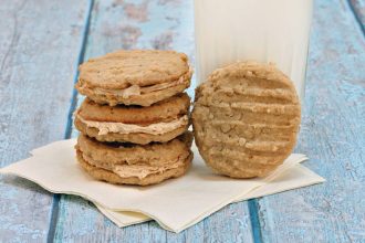 Μπισκότα βρώμης γεμιστά με ταχίνι