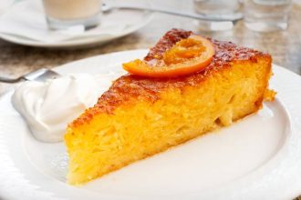 Πορτοκαλόπιτα σιροπιαστή