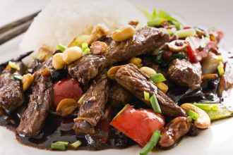 Μοσχαράκι με ξηρούς καρπούς