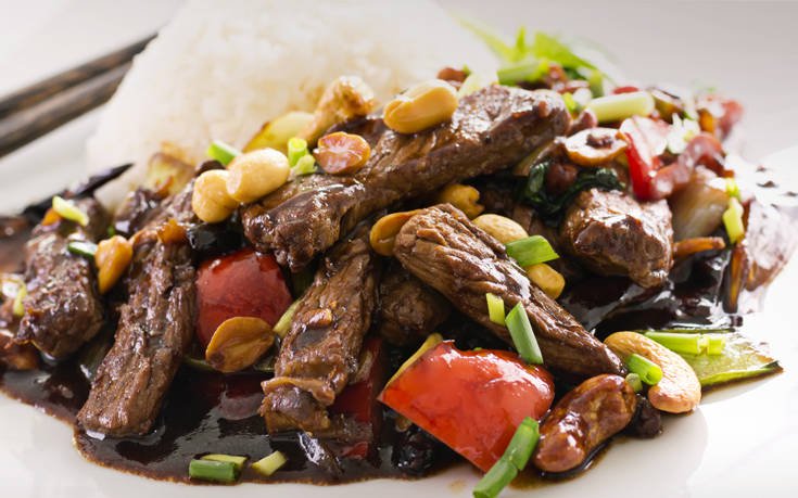 Μοσχαράκι με ξηρούς καρπούς