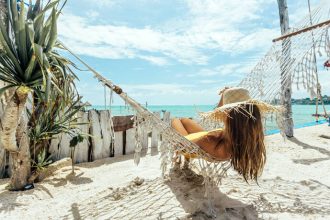 Πώς να φτιάξεις το απόλυτο beach look