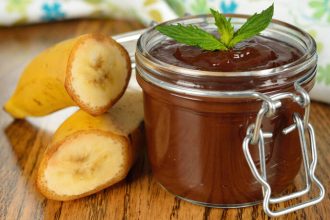 Μους σοκολάτας με κρέμα μπανάνας