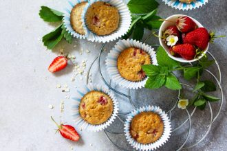 Μάφινς βρώμης με φράουλες