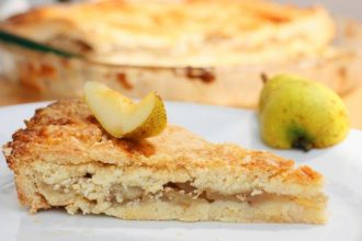 Αρωματική αχλαδόπιτα