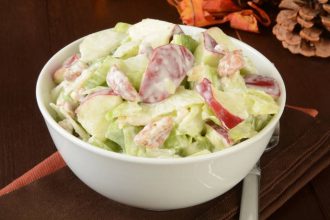 Σαλάτα waldorf με κοτόπουλο