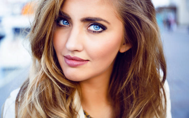 Τρεις εύκολες προτάσεις για μακιγιάζ σε γαλανά μάτια